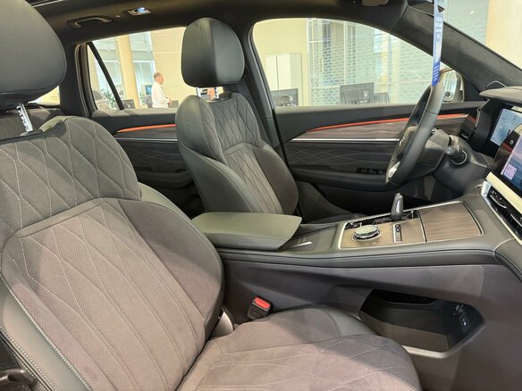 2026 Geely Monjaro I Рестайлинг, белый, 4599990 рублей - вид 6