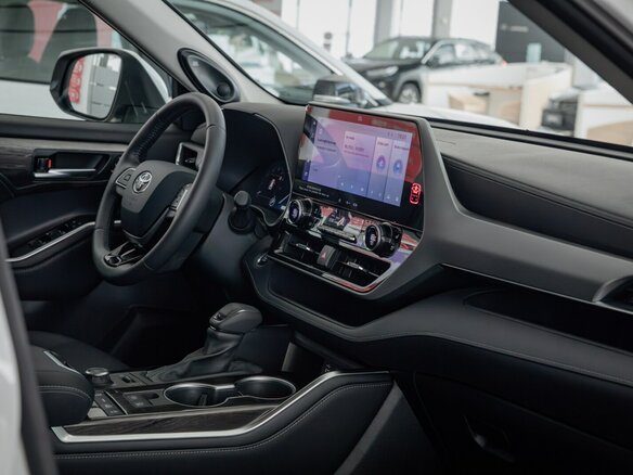 2025 Toyota Highlander IV (XU70), белый - вид 12