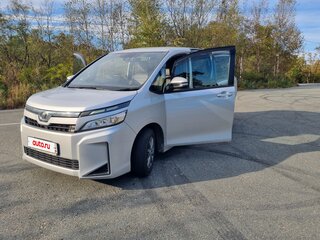 2018 Toyota Voxy III (R80) Рестайлинг, серый, 2150000 рублей, вид 3