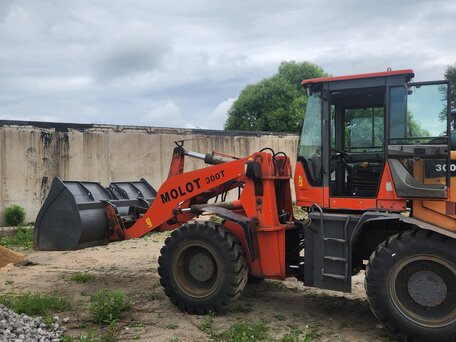 2021 Molot 300T, красный, 1600000 рублей, вид 1