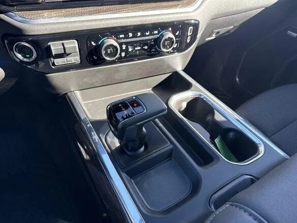 2026 Chevrolet Silverado Crew Cab IV (T1XX) Рестайлинг, серебристый - вид 19