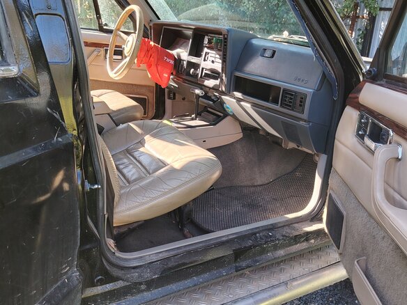 1988 Jeep Cherokee II (XJ), чёрный, 700000 рублей - вид 7