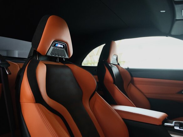 2022 BMW M4 Competition Package G82/G83, бежевый, 8990000 рублей - вид 9
