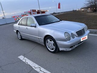 2001 Mercedes-Benz E-Класс 200 II (W210, S210) Рестайлинг, серебристый, 330000 рублей, вид 2