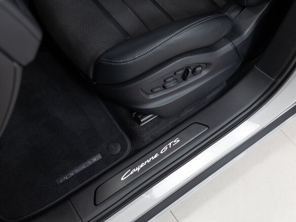 2026 Porsche Cayenne GTS III Рестайлинг, серый, 23690000 рублей - вид 11