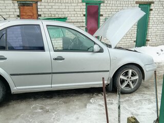 1999 Volkswagen Bora I, серебристый, 310000 рублей, вид 2