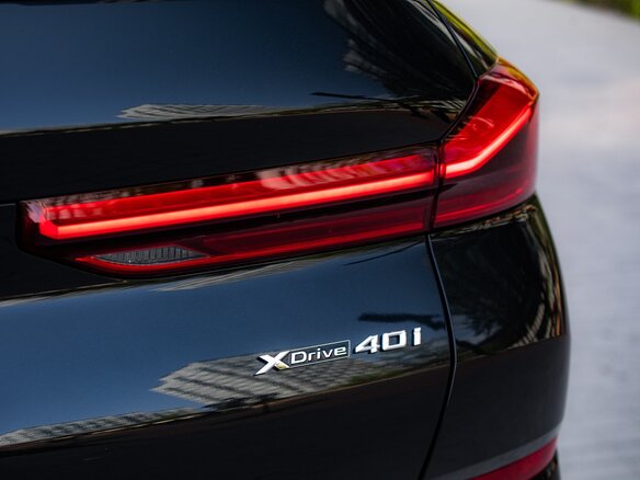 2025 BMW X6 40i III (G06) Рестайлинг, чёрный, 11350000 рублей - вид 16