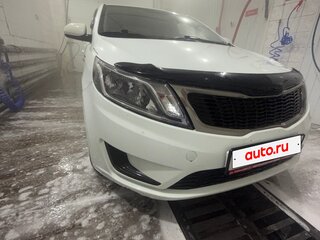 2013 Kia Rio III, белый, 700000 рублей, вид 4