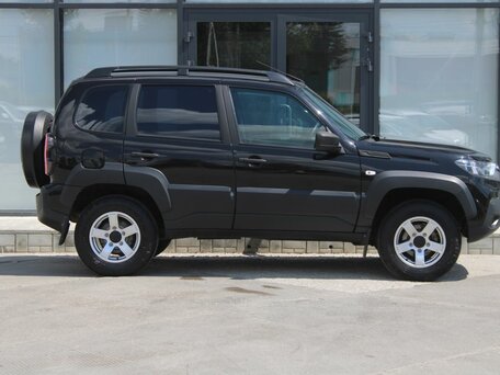 2023 Lada (ВАЗ) Niva Travel I, чёрный, 1230000 рублей, вид 4