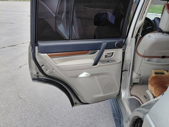 2008 Mitsubishi Pajero IV, бежевый, 1620000 рублей - вид 19