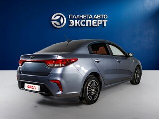 2019 Kia Rio IV, серый, 1520000 рублей, вид 4