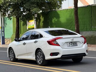 2021 Honda Civic X Рестайлинг, белый, 1200000 рублей, вид 4