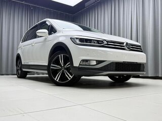 2023 Volkswagen Touran L II, белый, 1520000 рублей, вид 2