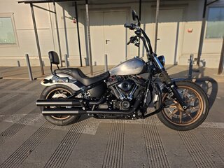 2021 Harley-Davidson Street Bob, серебристый, 1649000 рублей, вид 1