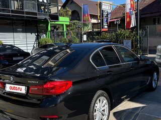 2019 BMW 5 серии 520d xDrive VII (G30/G31/G38), чёрный, 4200000 рублей, вид 3