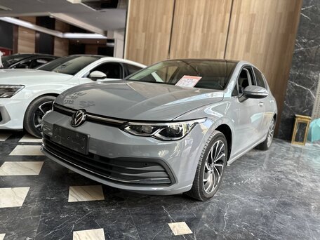 2022 Volkswagen Golf VIII, серый, 1932000 рублей, вид 1