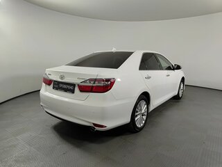 2014 Toyota Camry VII (XV50) Рестайлинг, белый, 2370000 рублей, вид 5
