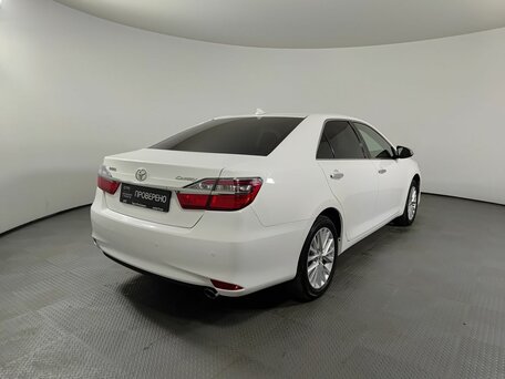 2014 Toyota Camry VII (XV50) Рестайлинг, белый, 2350000 рублей, вид 5
