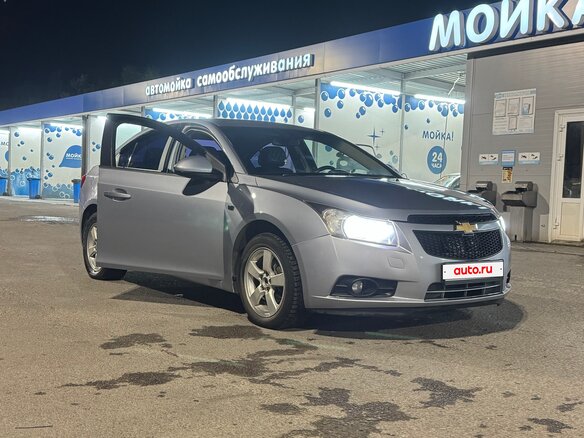 2011 Chevrolet Cruze I, серый, 650000 рублей - вид 2
