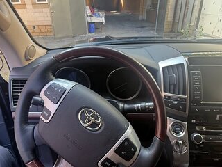 2014 Toyota Land Cruiser 200 Series Рестайлинг 1, чёрный, 8500000 рублей, вид 5