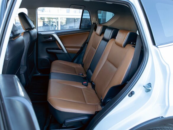 2017 Toyota RAV4 IV (XA40) Рестайлинг, белый, 1995000 рублей - вид 18