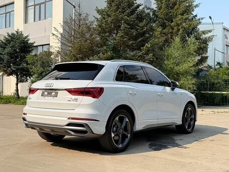 2022 Audi Q3 35 TFSI II (F3), белый, 2390000 рублей, вид 4