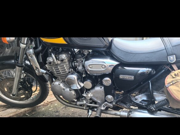 1996 Triumph Thunderbird 900, чёрный - вид 1