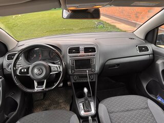 2018 Volkswagen Polo V Рестайлинг, серый, 665000 рублей, вид 2