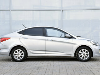 2011 Hyundai Solaris I, серебристый, 595000 рублей, вид 4