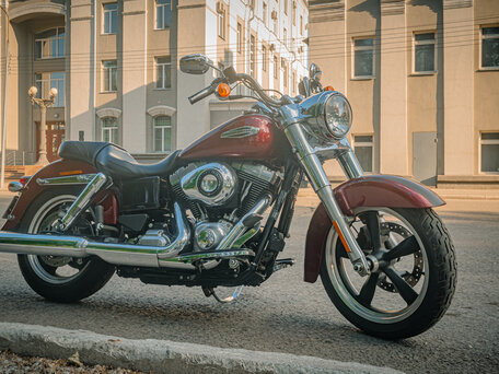2015 Harley-Davidson Dyna Switchback, красный, 950000 рублей, вид 3