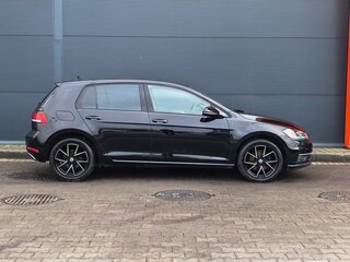 2019 Volkswagen Golf VII Рестайлинг, чёрный, 1829000 рублей, вид 3
