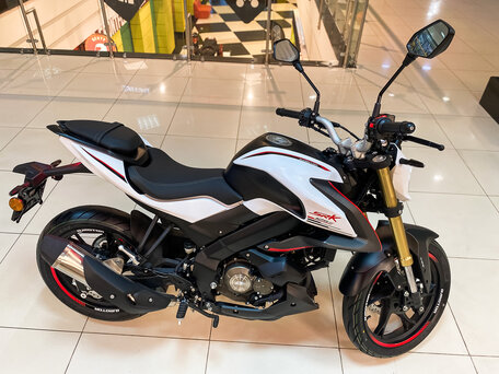 2026 QJMotor SRK 125 S, белый, 300000 рублей, вид 2