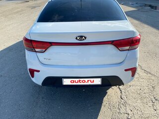 2017 Kia Rio IV, белый, 900000 рублей, вид 5