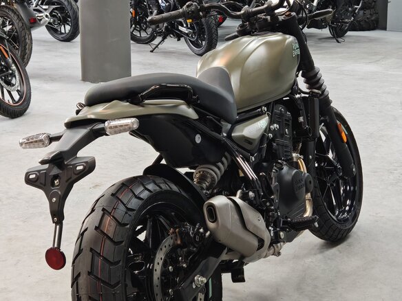 2026 Royal Enfield Guerrilla 450, зелёный, 559000 рублей - вид 9