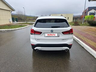 2020 BMW X1 20i xDrive II (F48) Рестайлинг, белый, 3250000 рублей, вид 4