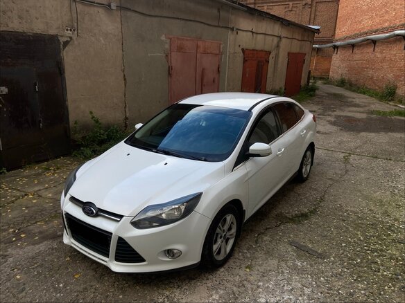 2013 Ford Focus III, белый, 799000 рублей - вид 2