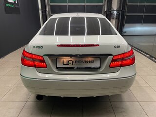 2010 Mercedes-Benz E-Класс 250 5G-Tronic IV (W212, S212, C207), белый, 1300000 рублей, вид 5
