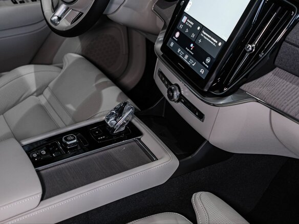 2026 Volvo XC90 B5 II Рестайлинг 2, чёрный, 12420000 рублей - вид 18