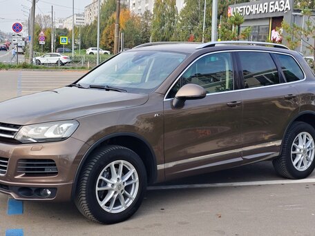 2014 Volkswagen Touareg II, коричневый, 2590000 рублей, вид 1