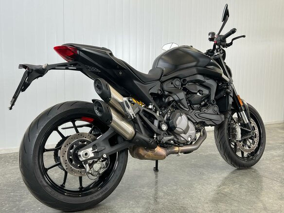 2023 Ducati Monster 937, чёрный, 1099000 рублей - вид 2