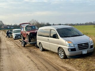2005 Hyundai H-1 I Рестайлинг, серебристый, 850000 рублей, вид 3