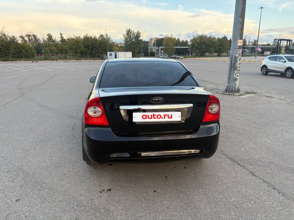 2008 Ford Focus II Рестайлинг, чёрный, 400000 рублей - вид 4