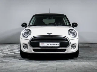 2018 Mini Hatch Cooper III (F55/F56), белый, 1640000 рублей, вид 2