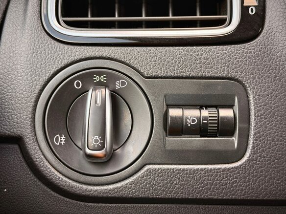 2019 Volkswagen Polo V Рестайлинг, бежевый, 949000 рублей - вид 19