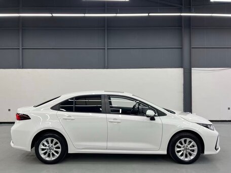2022 Toyota Corolla XII (E210), белый, 1649000 рублей, вид 5
