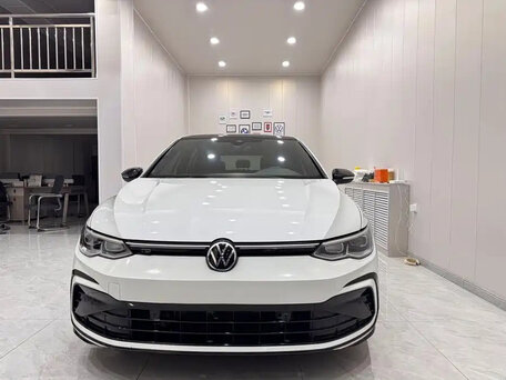 2022 Volkswagen Golf VIII, белый, 1925000 рублей, вид 2