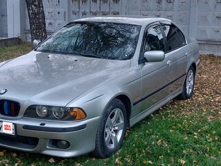 2000 BMW 5 серии 530i IV (E39) Рестайлинг, серебристый, 950000 рублей, вид 2