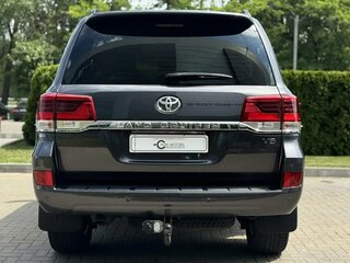 2019 Toyota Land Cruiser 200 Series Рестайлинг 2, серый, 7200000 рублей, вид 5