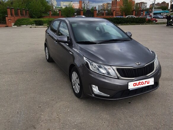 2013 Kia Rio 4-speed III, серый, 959000 рублей - вид 2