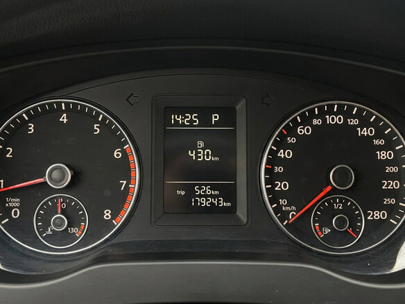 2012 Volkswagen Jetta VI, серебристый, 1150000 рублей - вид 9